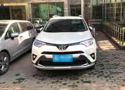 甘肅租車(chē)|蘭州包車(chē)|甘肅旅游租車(chē)|甘肅自駕租車(chē)豐田RAV費(fèi)用多少？