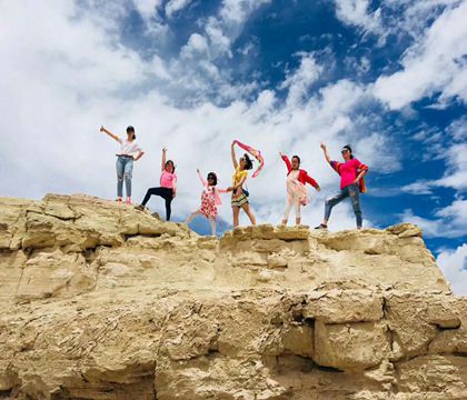 中國(guó)青海海西茶卡鹽湖+青海湖+莫高窟+鳴沙山月牙泉+張掖七彩丹霞旅游景區(qū)+塔爾寺+敦煌影視古城9日8晚跟團(tuán)游